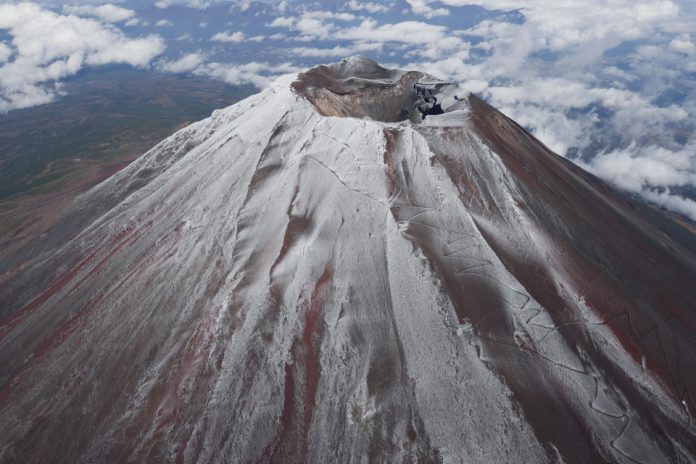 Snow Returns to Mount Fuji.